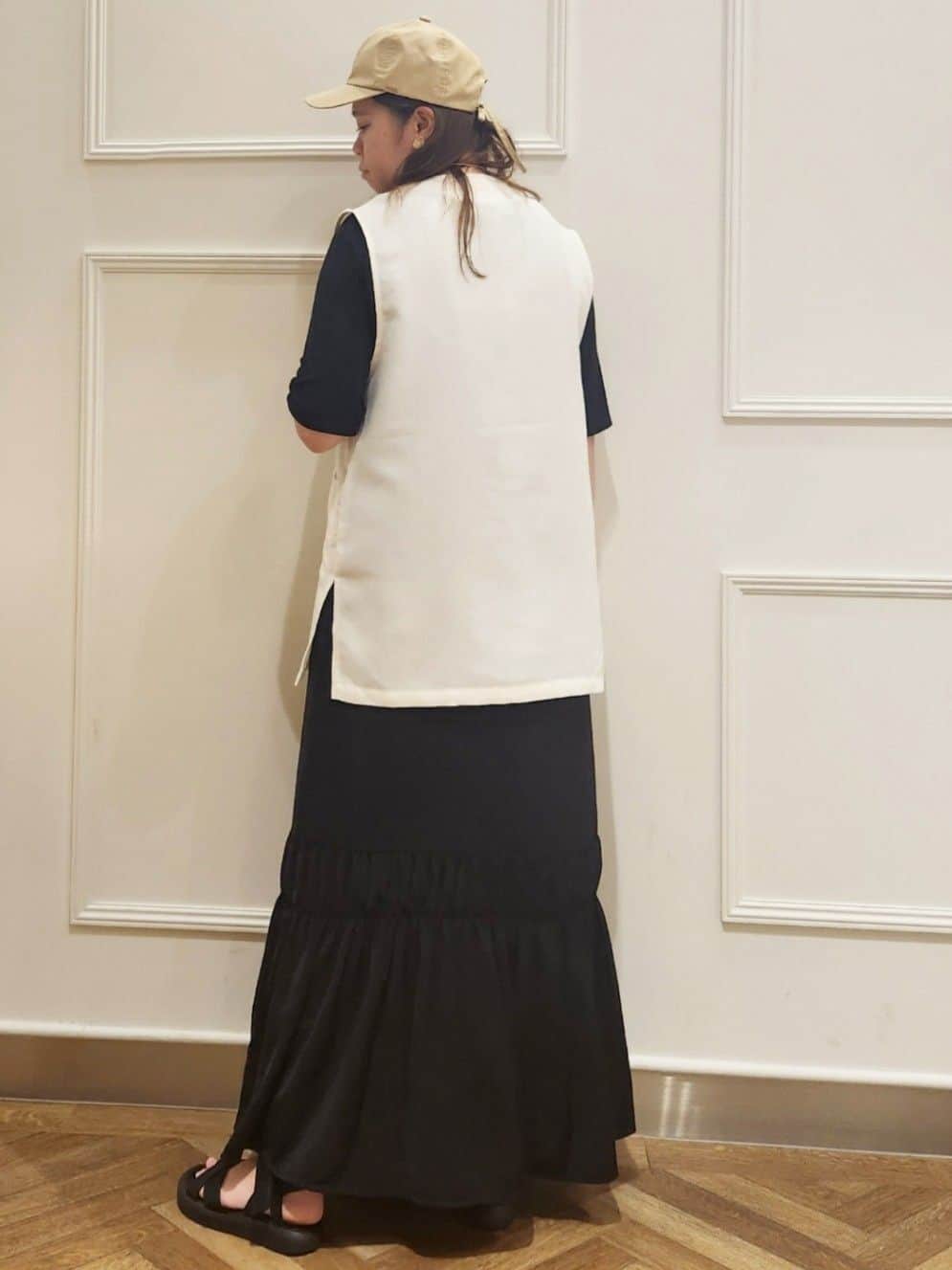 Pさんの「SHOO･LA･RUE｜◆【ひんやり/UV】インせず着られる とろみペプラム5分袖トップス」を使ったコーディネート