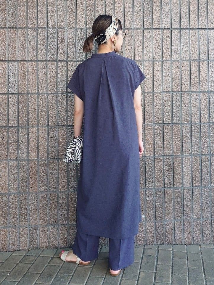 MUTSUKOさんの「UNTITLED｜【UV/はっ水】リラククールワンピース」を使ったコーディネート