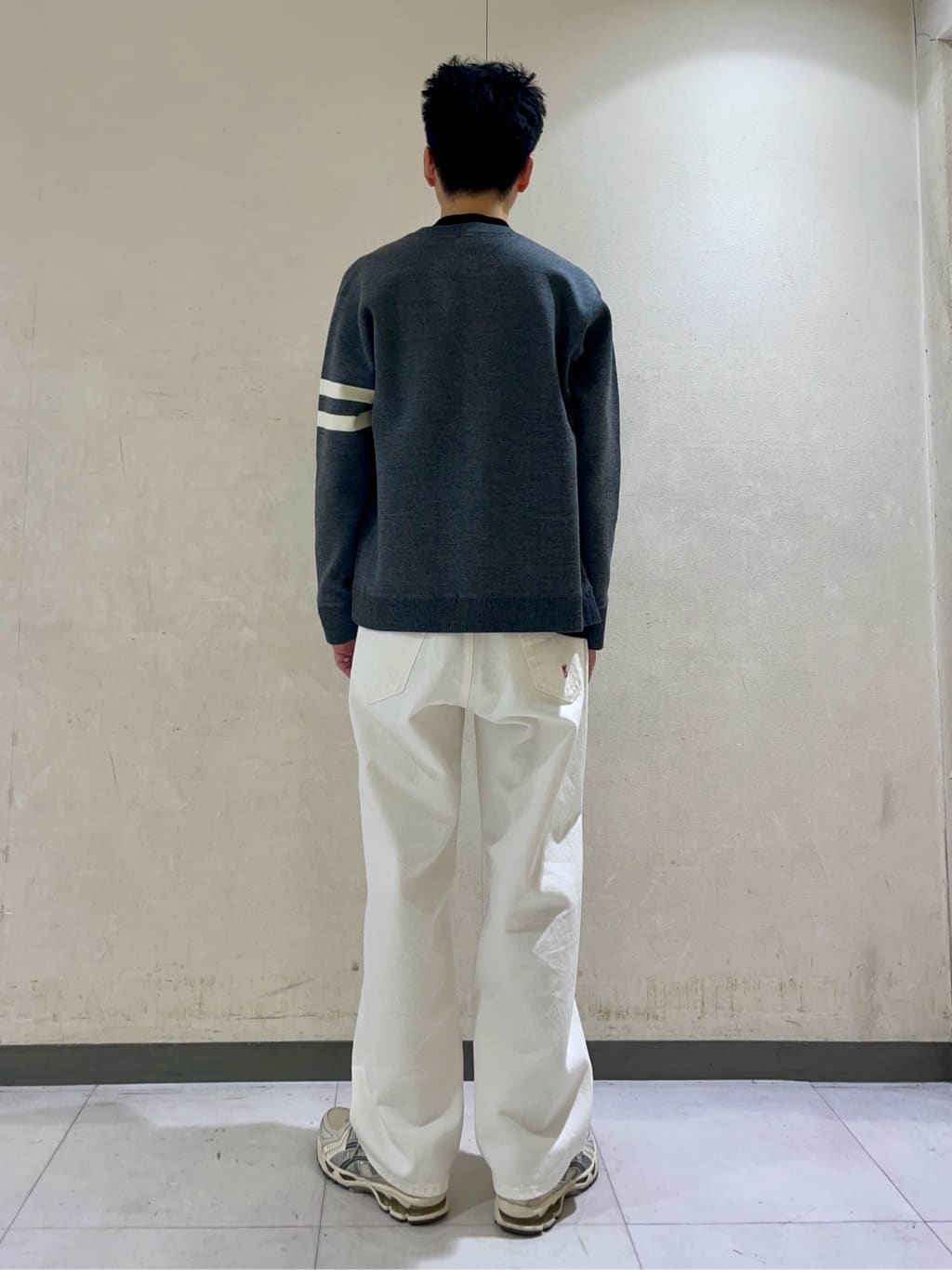 蒲谷祐太さんの「DRESSTERIOR｜◆ウォッシャブル アームライン ラウンドカーディガン」を使ったコーディネート