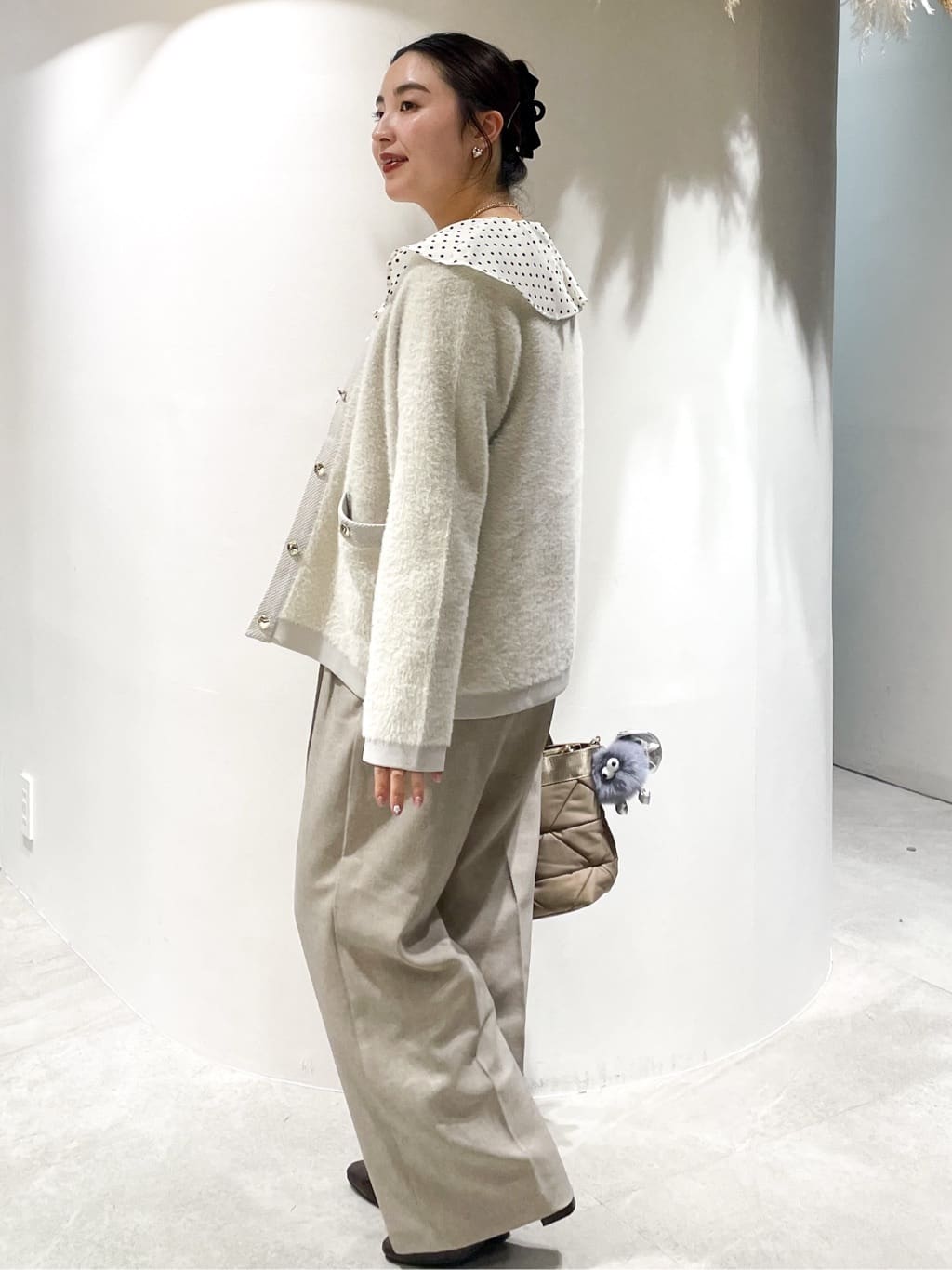かりんさんの「OPAQUE.CLIP｜ストレッチタックワイドパンツ／セットアップ対応可【洗濯機OK】」を使ったコーディネート