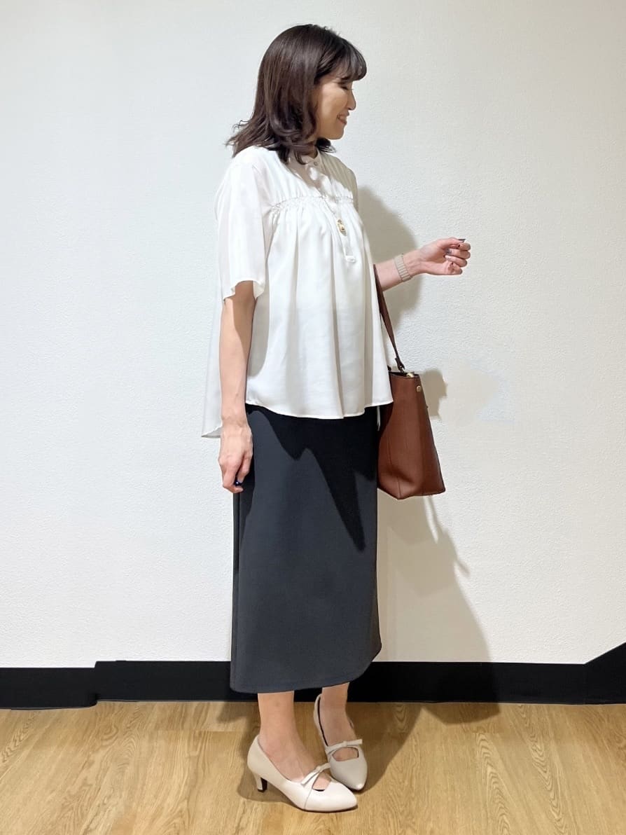 ayaさんの「Reflect｜【選べる5色◎／マシンウォッシュ可】シャーリングデザインブラウス」を使ったコーディネート