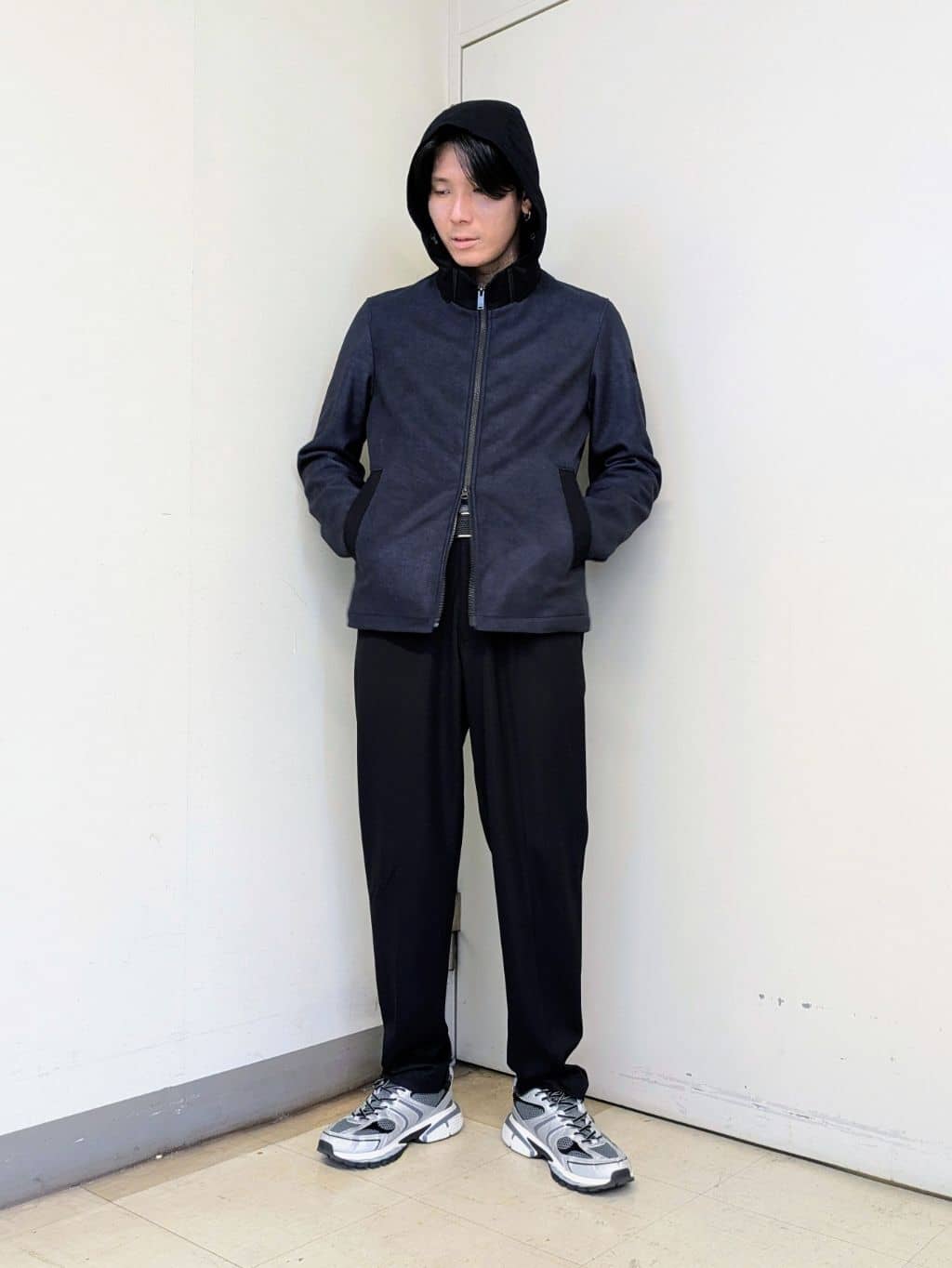 ryoさんの「TAKEO KIKUCHI｜【JUST ONE LAYER】ダウンファブリック ジップアップ フード ブルゾン」を使ったコーディネート