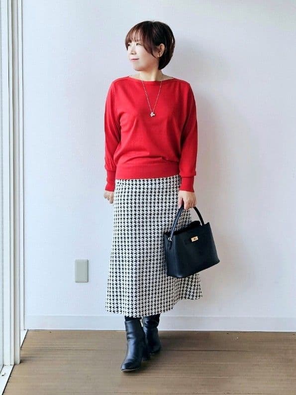 やじまさんの「UNTITLED｜【アンサンブル可/洗える】シルクウールカシミヤ ドルマンスリーブニット」を使ったコーディネート