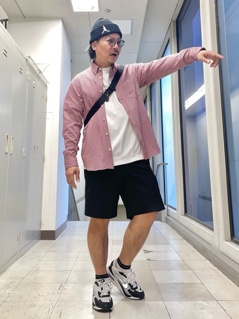 MAKOTO AIさんの「TAKEO KIKUCHI｜【抗菌防臭/シーズンレス】シアサッカーギンガムチェック ストレッチシャツ」を使ったコーディネート