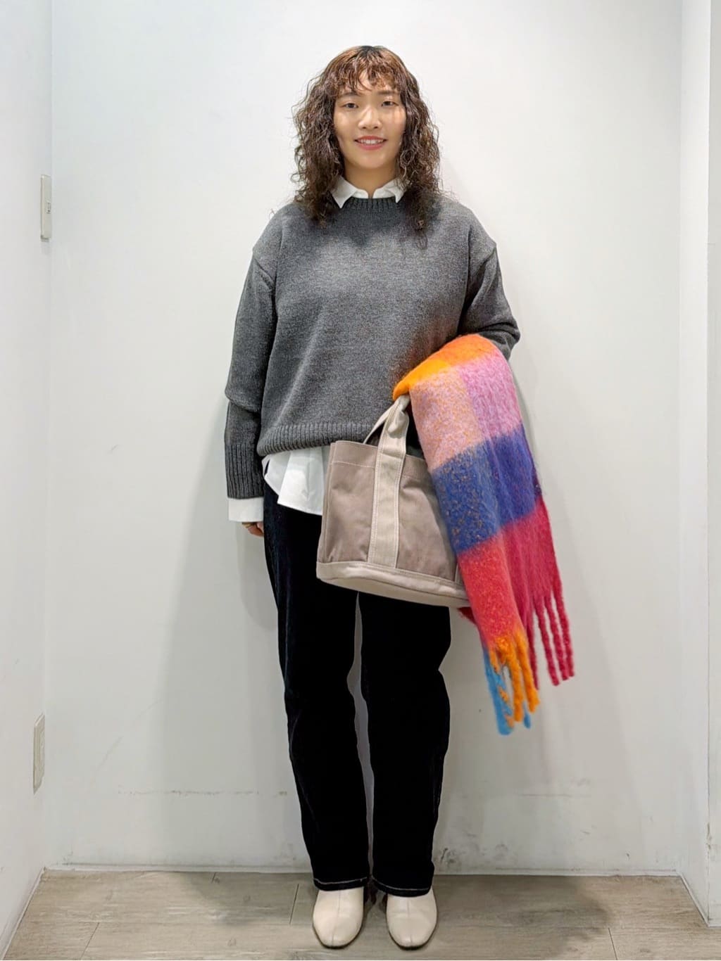 sumicaさんの「OPAQUE.CLIP｜ポケット刺繍レギュラーカラーシャツ【洗濯機OK】」を使ったコーディネート