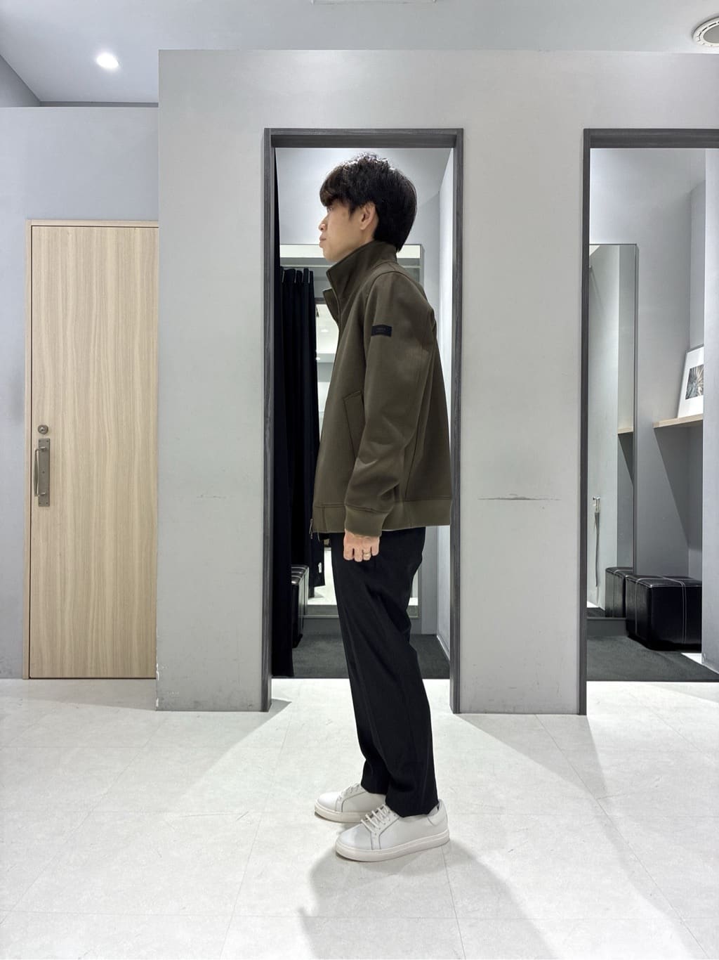 わいずみさんの「TAKEO KIKUCHI｜【JUST ONE LAYER】ダウンファブリック ジップアップ リブ ブルゾン」を使ったコーディネート