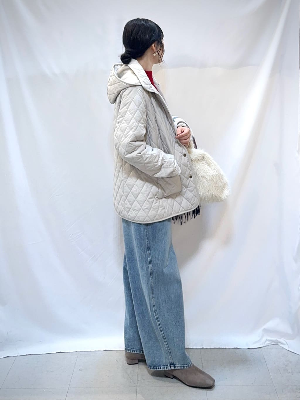 𝐇𝐢𝐫𝐨𝐦𝐢さんの「SHOO･LA･RUE｜【洗濯機可／毛玉レス】シンプルケーブル柄ニット」を使ったコーディネート