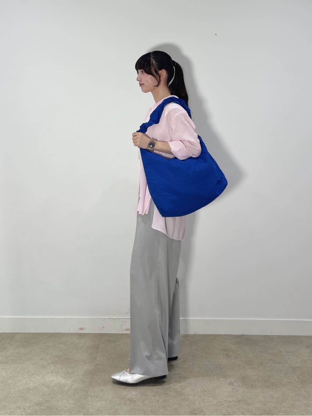 ibukiさんの「INDIVI｜【クールエアー素材／UVケア／吸汗速乾】エアリータックブラウス」を使ったコーディネート