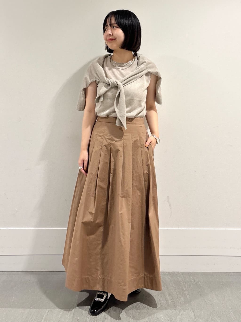 モエカさんの「UNTITLED｜【前後2WAY/アンサンブル可/ゆったり】シアーカーディガン」を使ったコーディネート