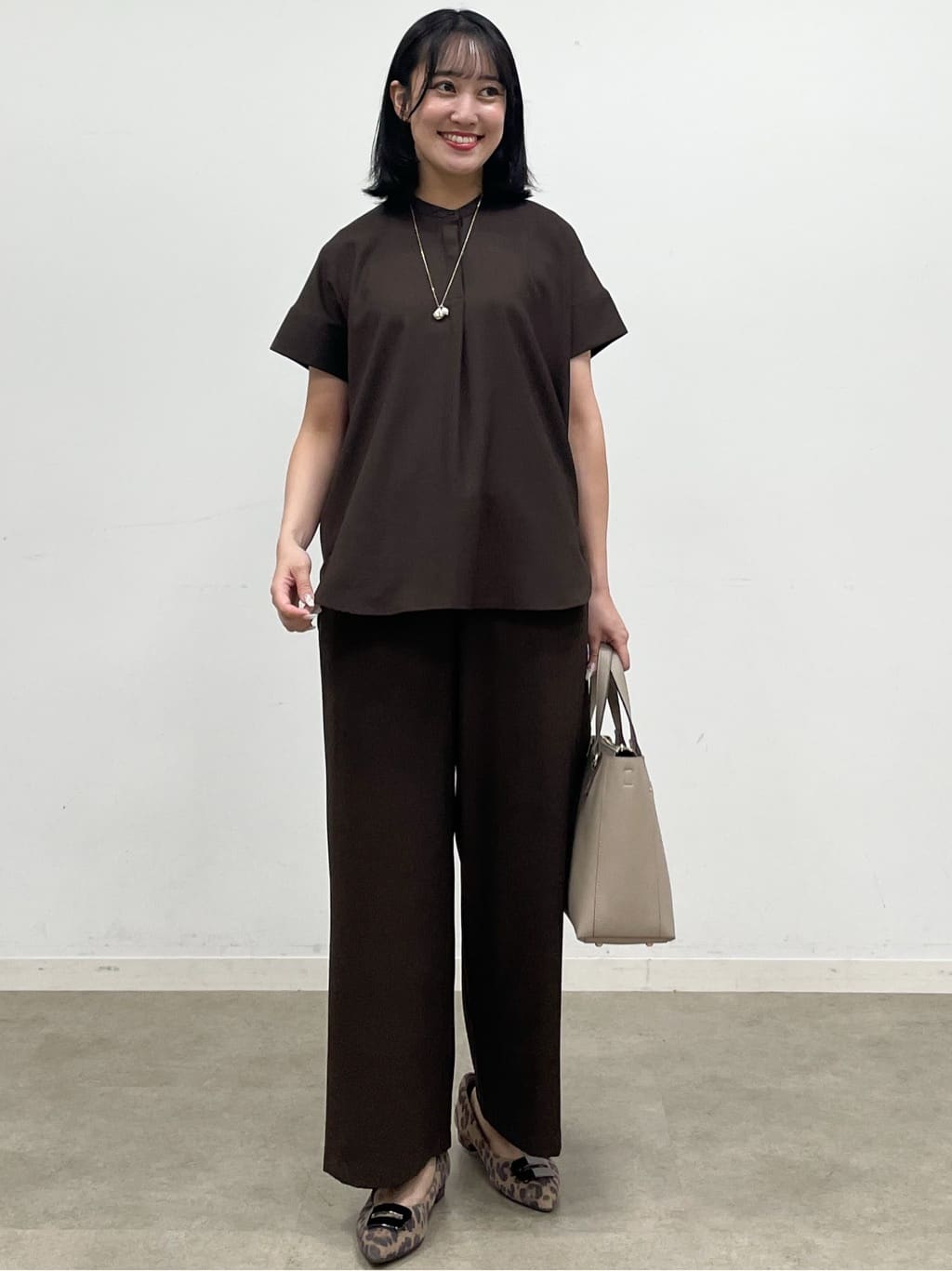 yukariさんの「Reflect｜【E‐QUALITY／ウエスト総ゴム／セットアップ／単品使いOK◎】ブラウス＋ストレートパンツセット」を使ったコーディネート