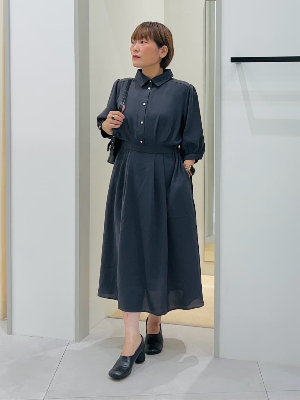 タナさんの「THE SHOP TK｜5分袖シャツワンピース【防シワ/吸水速乾/UVケア/洗濯機OK】」を使ったコーディネート