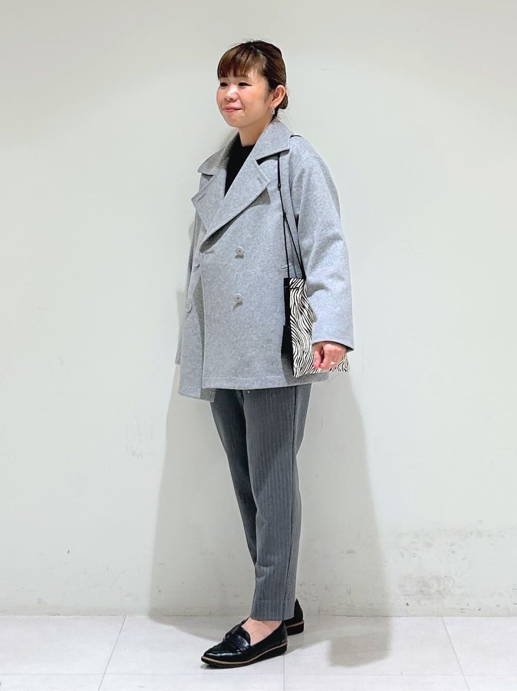 tsuyuさんの「INDIVI｜【軽やか／ゆったり】ウール混ショートトレンチコート」を使ったコーディネート