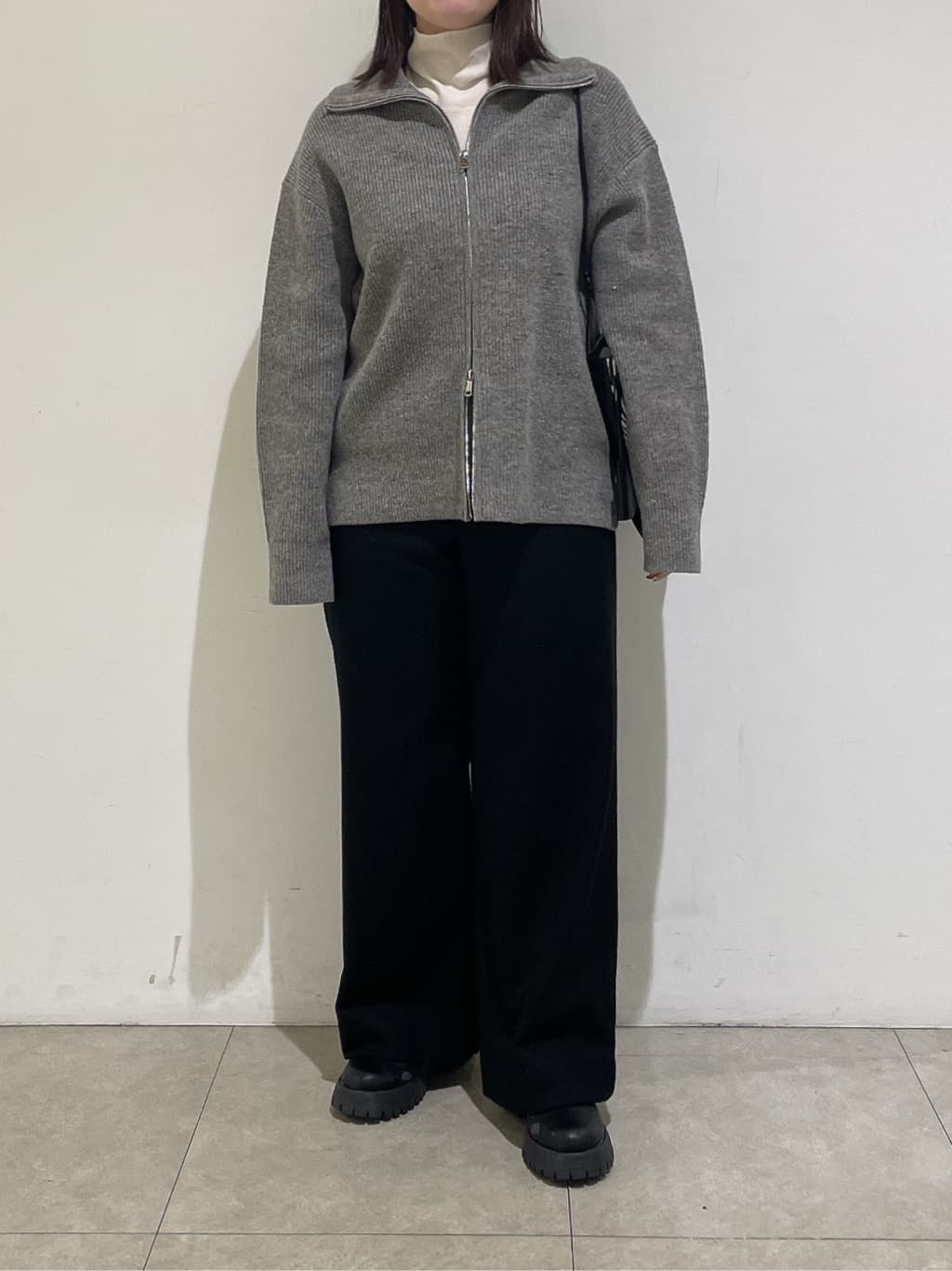 emikaさんの「INDIVI｜【洗える】カラーネップ ダブルジップカーディガン」を使ったコーディネート