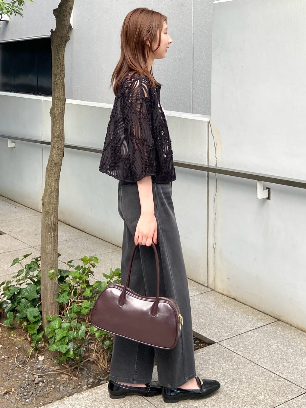 めぐさんの「OPAQUE.CLIP｜シアー刺繍レース前開きブラウス【洗濯機洗い可】」を使ったコーディネート
