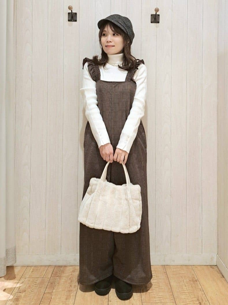 SAKIさんの「SHOO･LA･RUE｜【撥水/洗える】ショートフーディーダウン」を使ったコーディネート