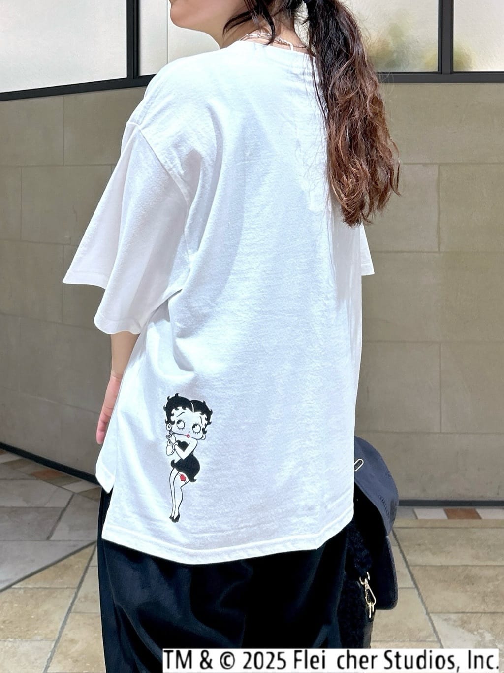 よねさんの「INDIVI｜【Betty Boop(TM)】バックプリントワイドTシャツ」を使ったコーディネート