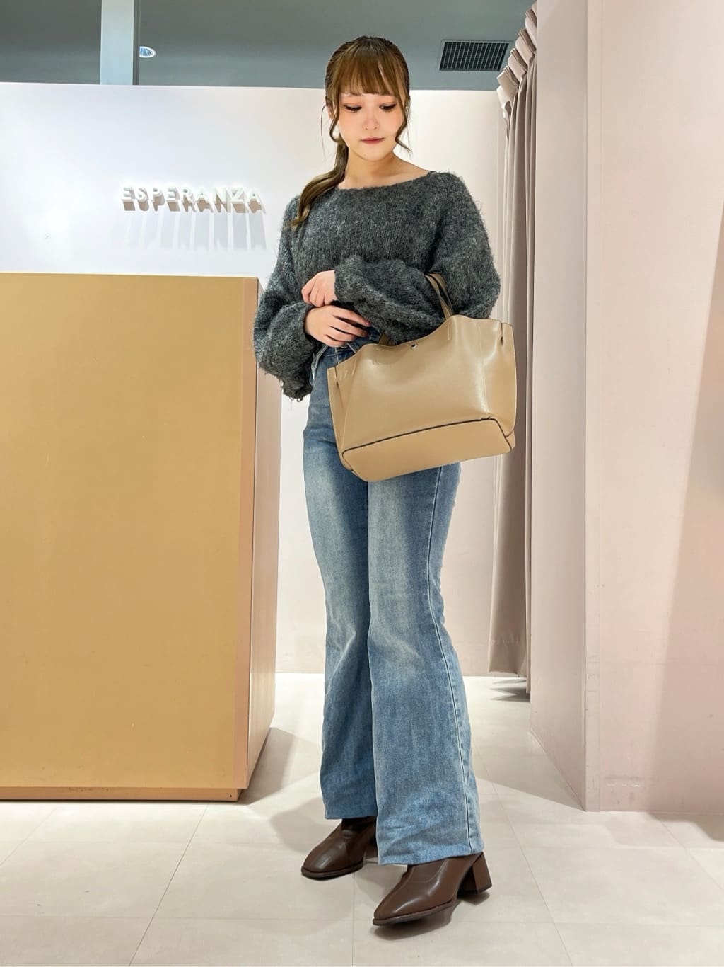 このかさんの「ESPERANZA｜肩楽 2WAYミニトートバッグ」を使ったコーディネート