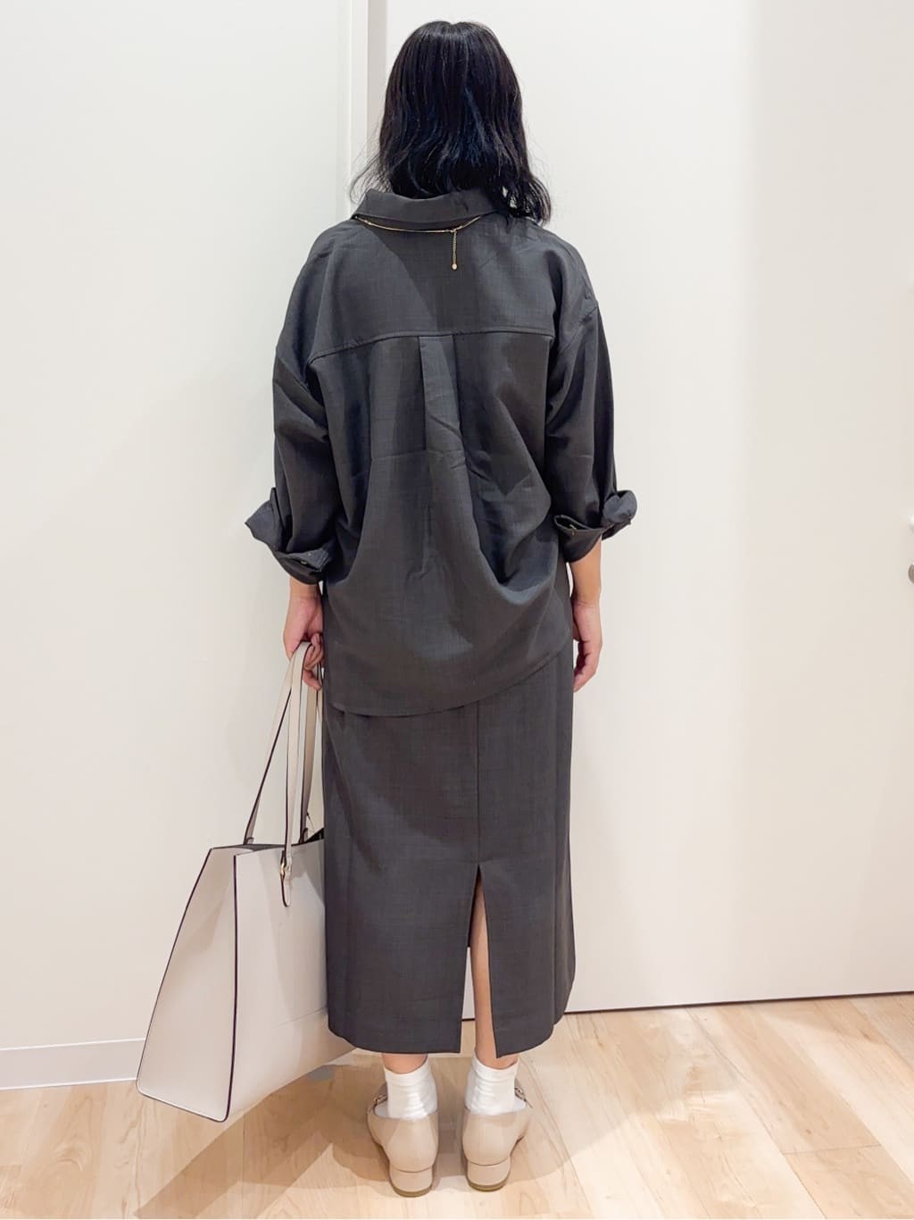 miraiさんの「grove｜【カセット服/選べる着丈】洗濯機で洗えるオーバーシャツ」を使ったコーディネート