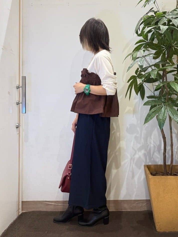 misakiさんの「SHOO･LA･RUE｜【洗濯機可/S-LL】1枚で華やか フリルドッキングトップス」を使ったコーディネート