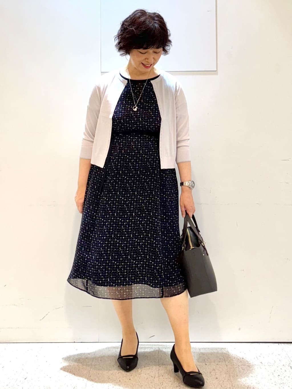 ヤスコさんの「Reflect｜【WEB先行カラーあり／マシンウォッシュ可／ナローベルト付き】オフボディツイードチェックワンピース」を使ったコーディネート