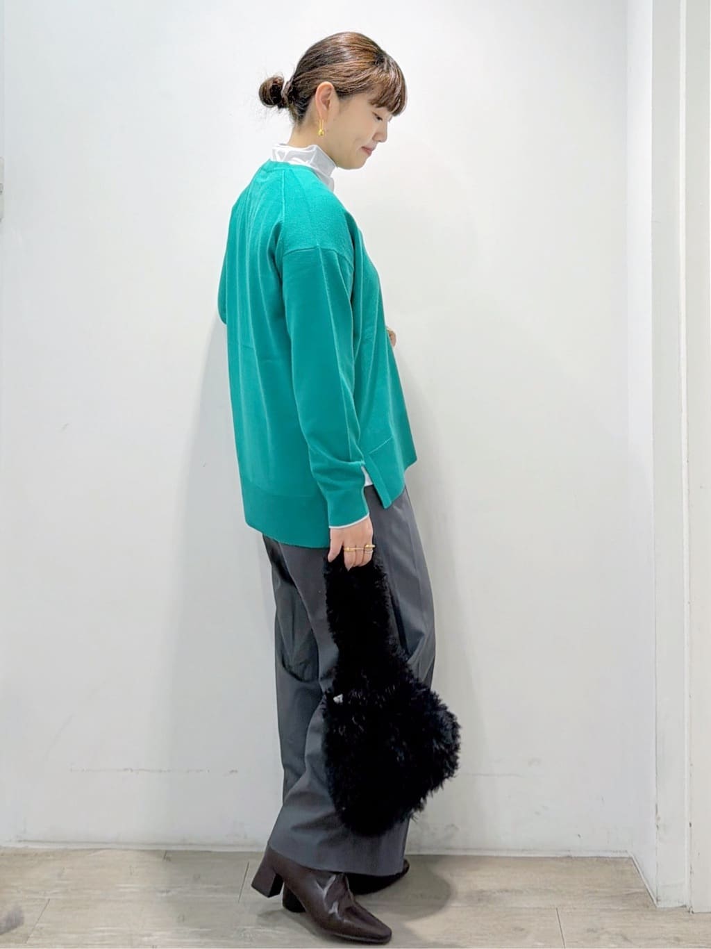 sumicaさんの「OPAQUE.CLIP｜Vネックニット／エクストラファインメリノウール【THEシリーズ／洗濯機OK】」を使ったコーディネート