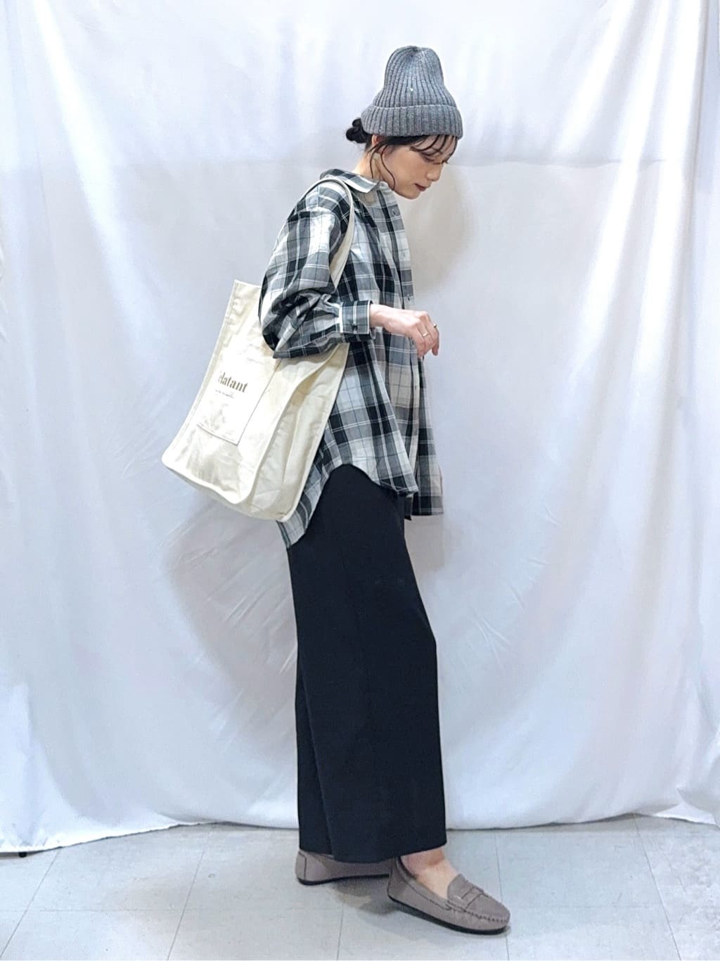 𝐇𝐢𝐫𝐨𝐦𝐢さんの「SHOO･LA･RUE｜【洗濯機可/S-LL】程よい抜け感 大人のチェックシャツ」を使ったコーディネート