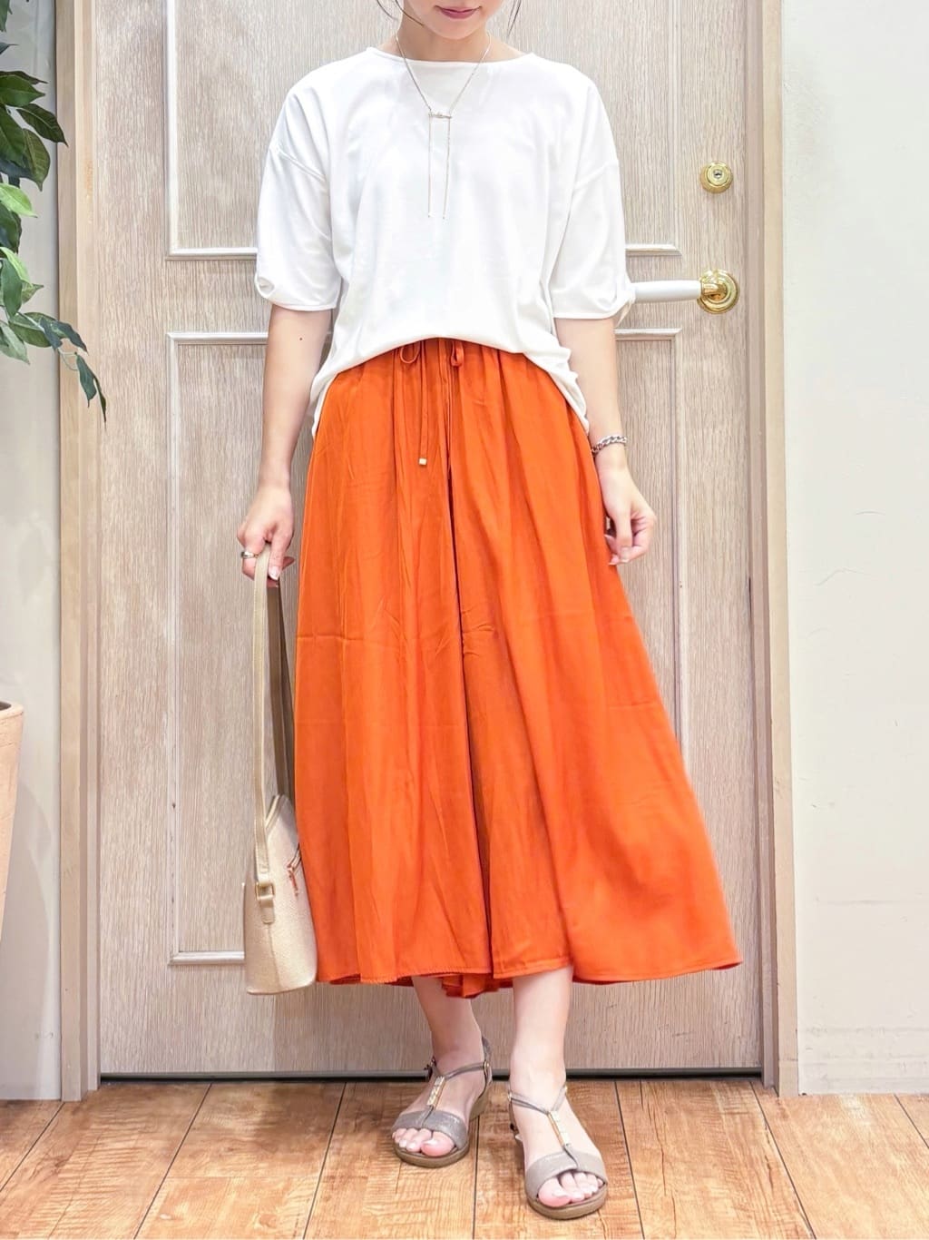 なみさんの「SHOO･LA･RUE｜【ひんやり/洗える/S-LL】袖ねじりシルケットトップス」を使ったコーディネート