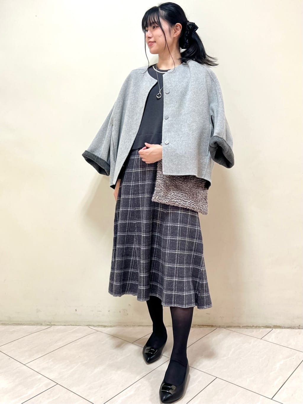 yanaさんの「Reflect｜【コートインでもすっきり◎】チェック柄ニットドッキングワンピース」を使ったコーディネート
