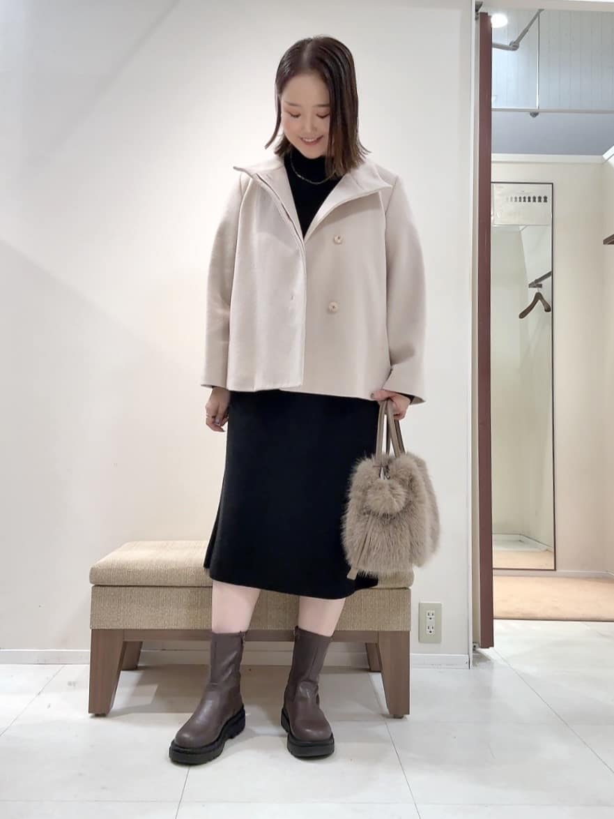 YUIさんの「UNTITLED｜【着回しが効く／オンオフアウター】ウールショートコート」を使ったコーディネート