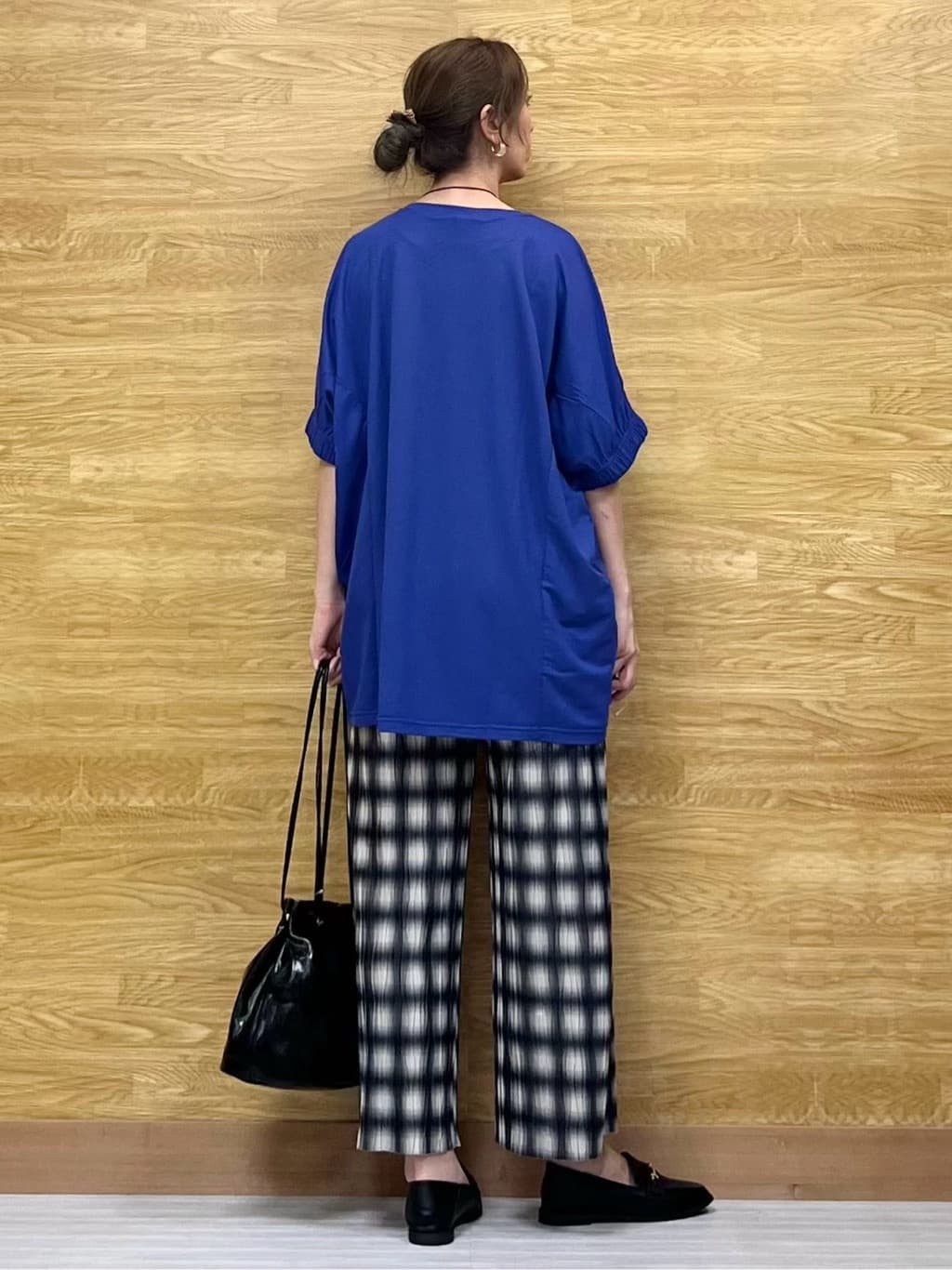 もすさんの「SHOO･LA･RUE｜【S-LL/ポケット付き】チェック柄 ウェーブプリーツパンツ」を使ったコーディネート