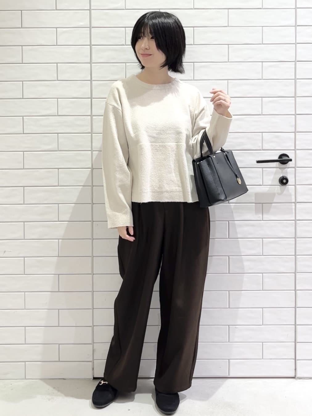 しおりさんの「OPAQUE.CLIP｜ペプラムニット【洗濯機OK】」を使ったコーディネート