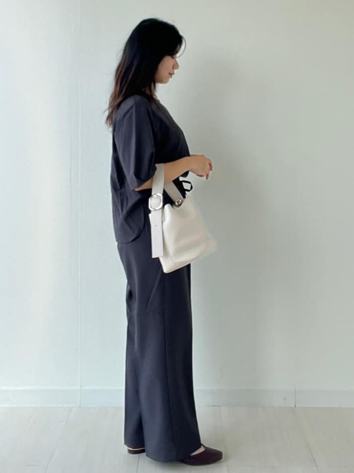 Mori Moriさんの「index｜ラメストライプタックスリーブブラウス／セットアップ可【洗濯機洗い可／防シワ／吸水速乾】」を使ったコーディネート