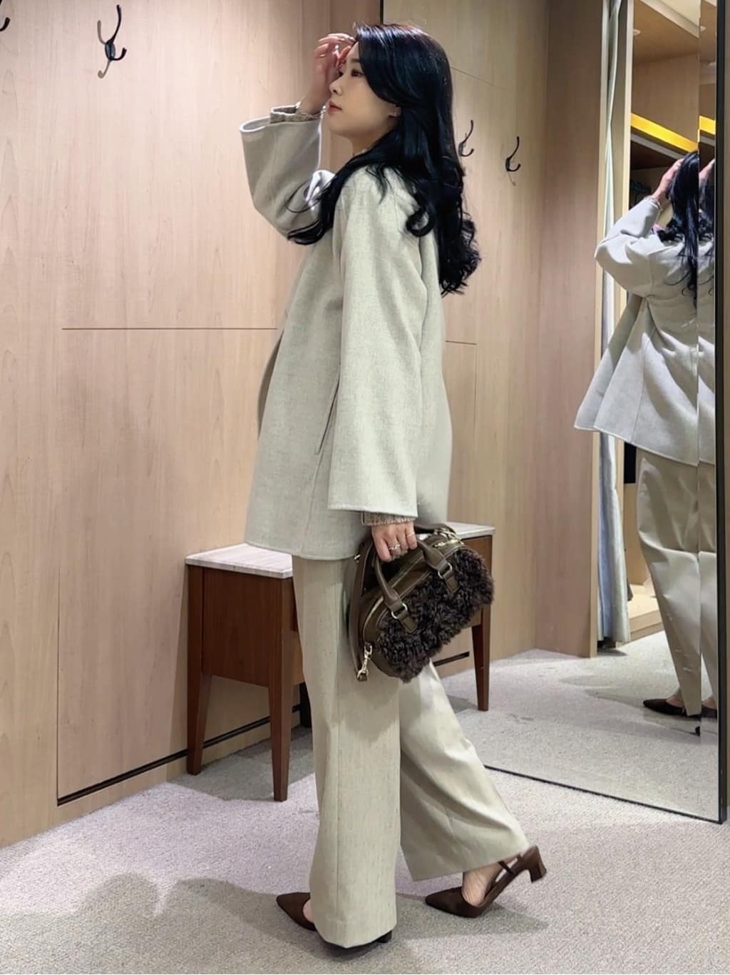 しょんさんの「UNTITLED｜【ワイド/後ろゴム/シーズンレス】シルクネップツイードパンツ」を使ったコーディネート