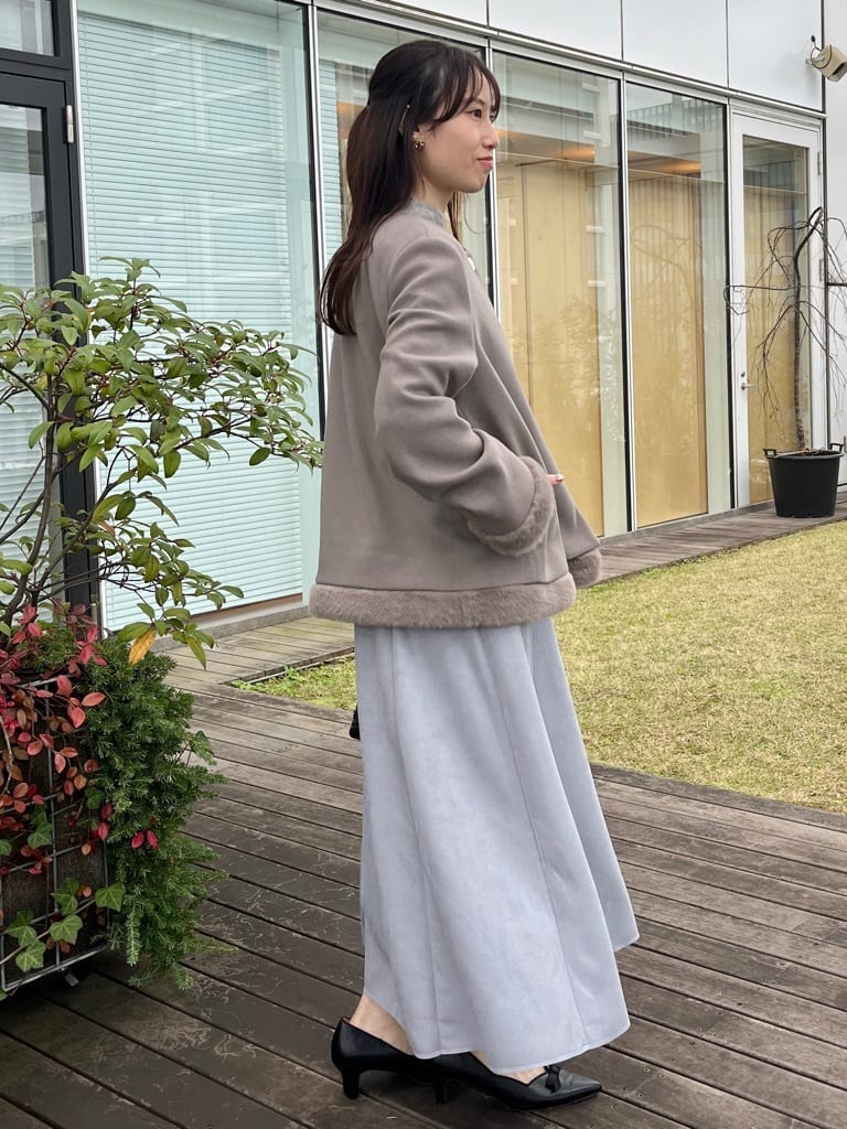 はばさんの「Couture brooch｜【ゆるふわ・通勤】リッシュアンゴラ バックパール調ニット」を使ったコーディネート