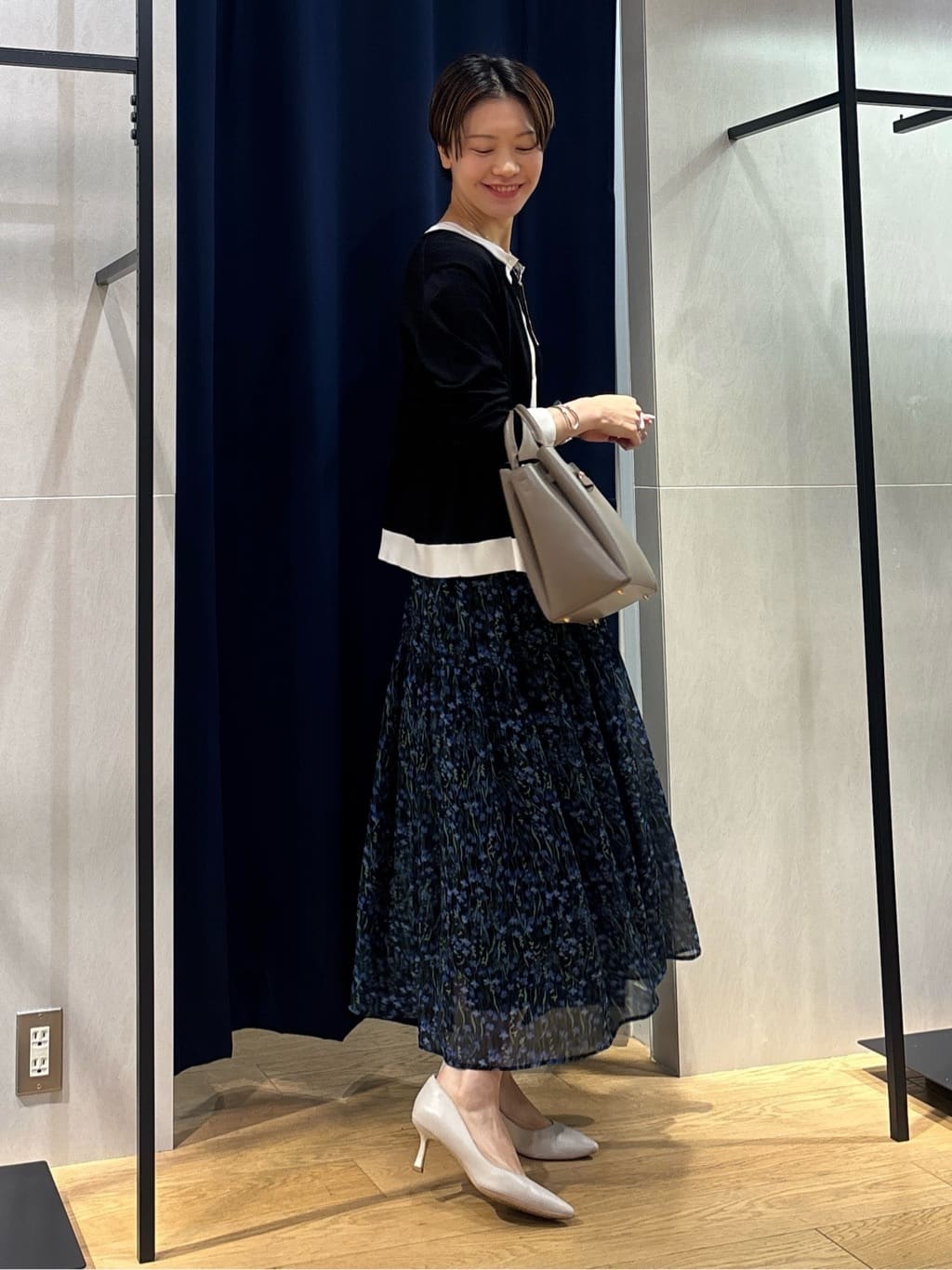 kanaeさんの「INDIVI｜【通年活躍！／アンサンブル可能】クルーネックカーディガン」を使ったコーディネート