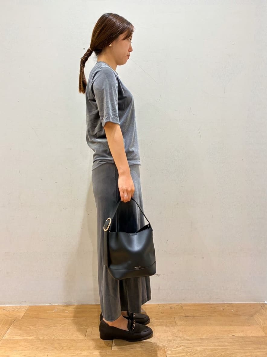 kurumiさんの「OPAQUE.CLIP｜《andGIRL掲載》ベロアボクシーTシャツ【洗濯機洗い可】」を使ったコーディネート