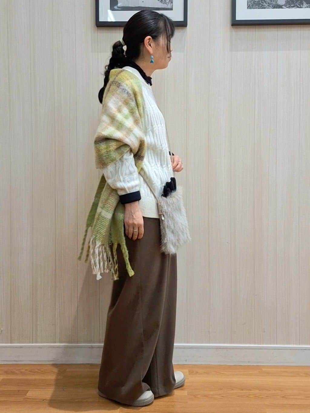 Saoさんの「SHOO･LA･RUE｜【あったか/S-LL】ゆるっとリラクシーに イージーワイドパンツ」を使ったコーディネート