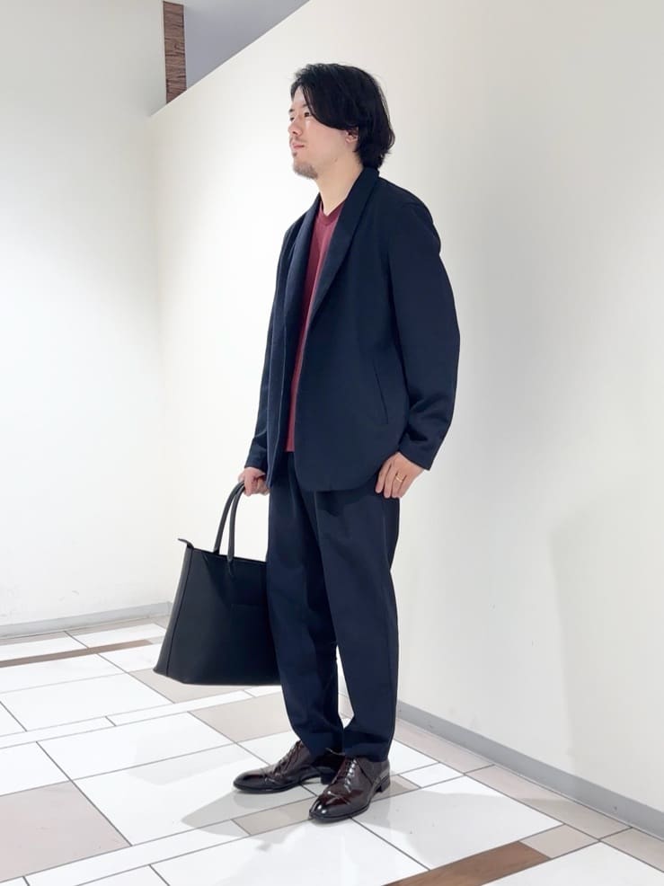 及川さんの「TAKEO KIKUCHI｜【尾州織】ショールカラー カーディガン」を使ったコーディネート