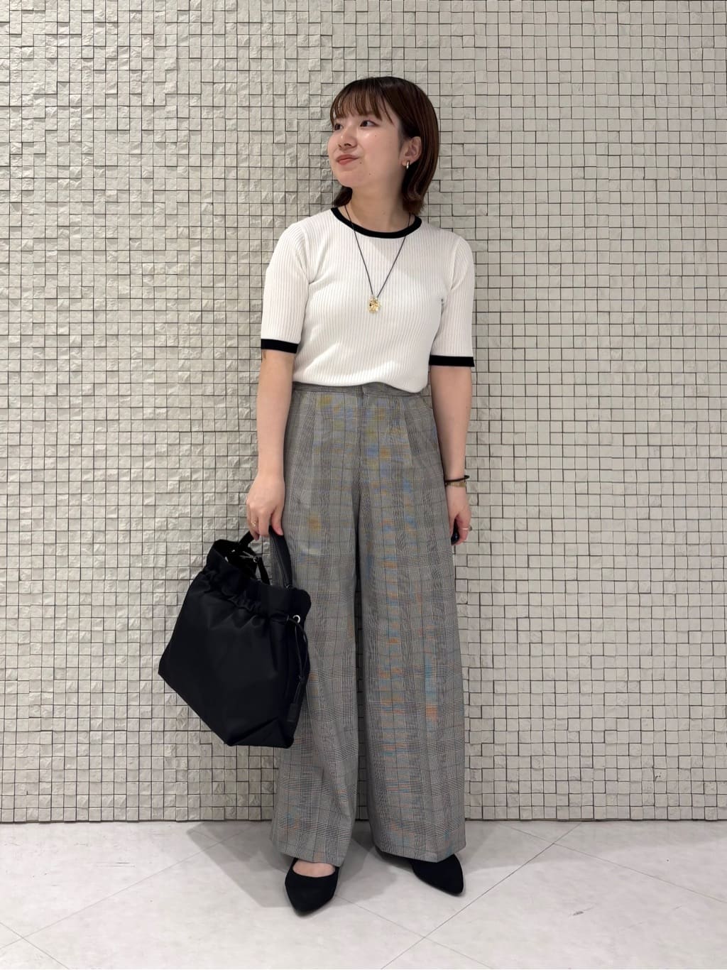 sakuさんの「INDIVI｜【褒められパンツ】ワンタックワイドパンツ」を使ったコーディネート