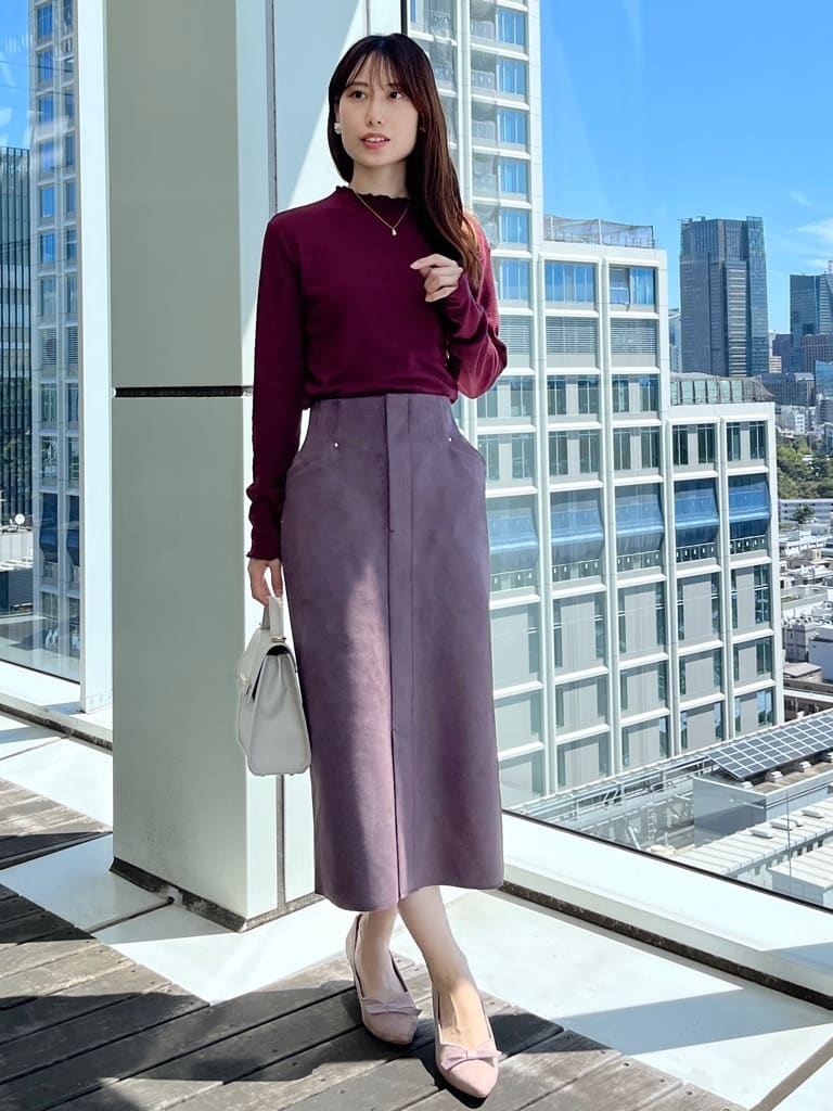 はばさんの「Couture brooch｜【洗える・ストレッチ・通勤】スエード調ダンボールIラインスカート」を使ったコーディネート