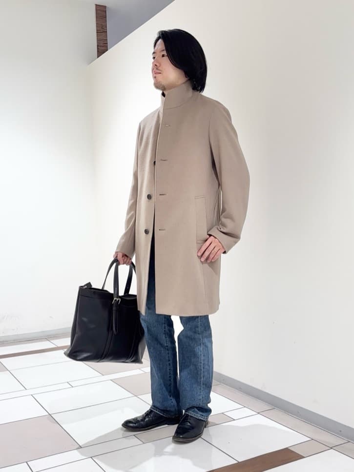及川さんの「TAKEO KIKUCHI｜【ウールカシミヤブレンド】ビーバー調 スタンドカラー コート」を使ったコーディネート