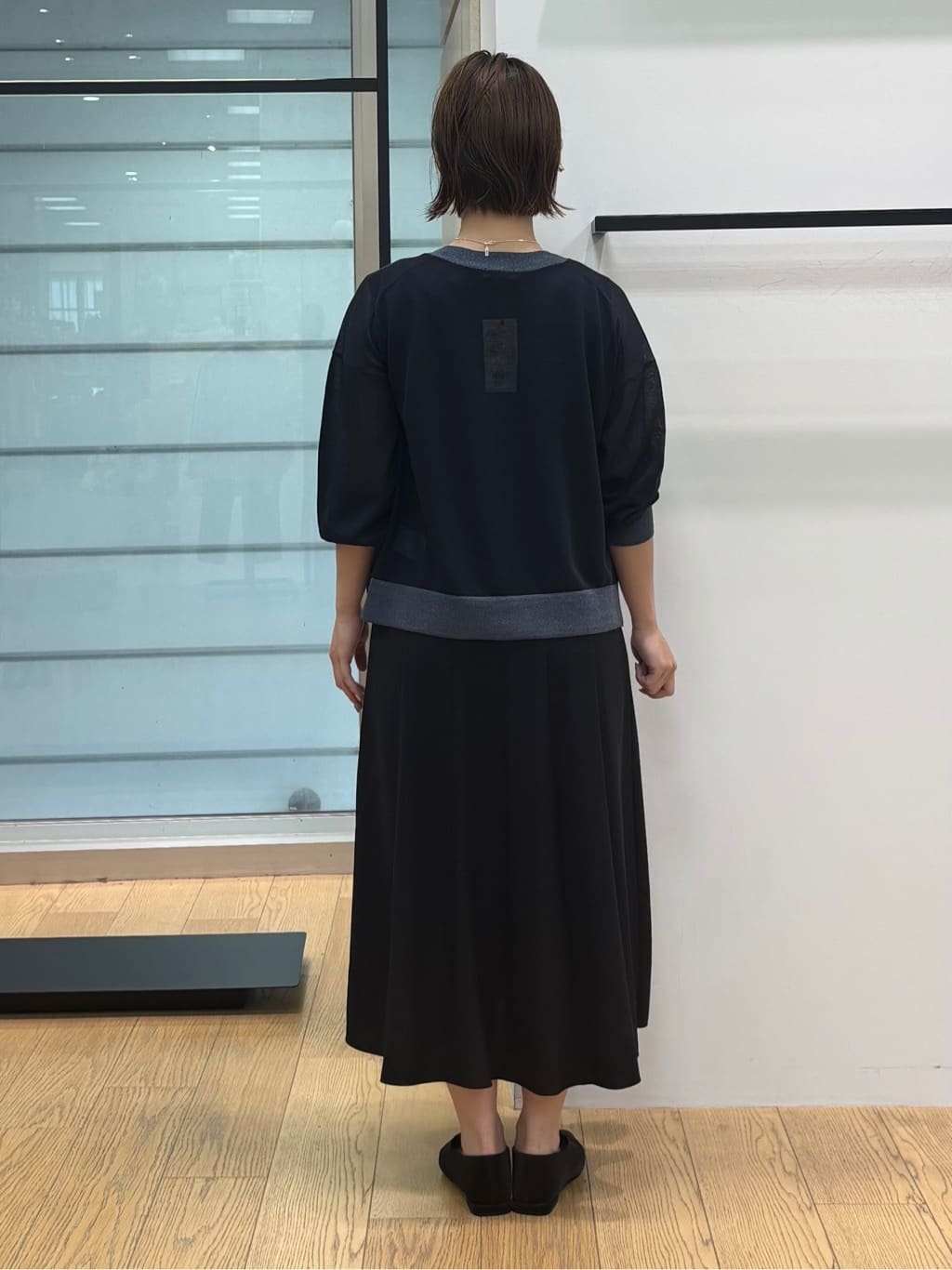 asamiさんの「INDIVI｜【程よいシアー素材/洗える】バイカラーラメカーディガン」を使ったコーディネート