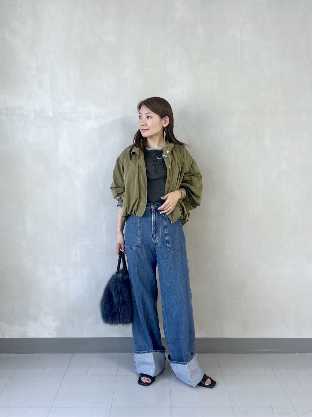 takaさんの「INDIVI｜バルーンナイロンブルゾン」を使ったコーディネート
