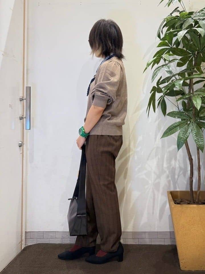 misakiさんの「SHOO･LA･RUE｜【S-LL/チェック柄アソート】脚のラインをきれいに見せる タックテーパードパンツ」を使ったコーディネート