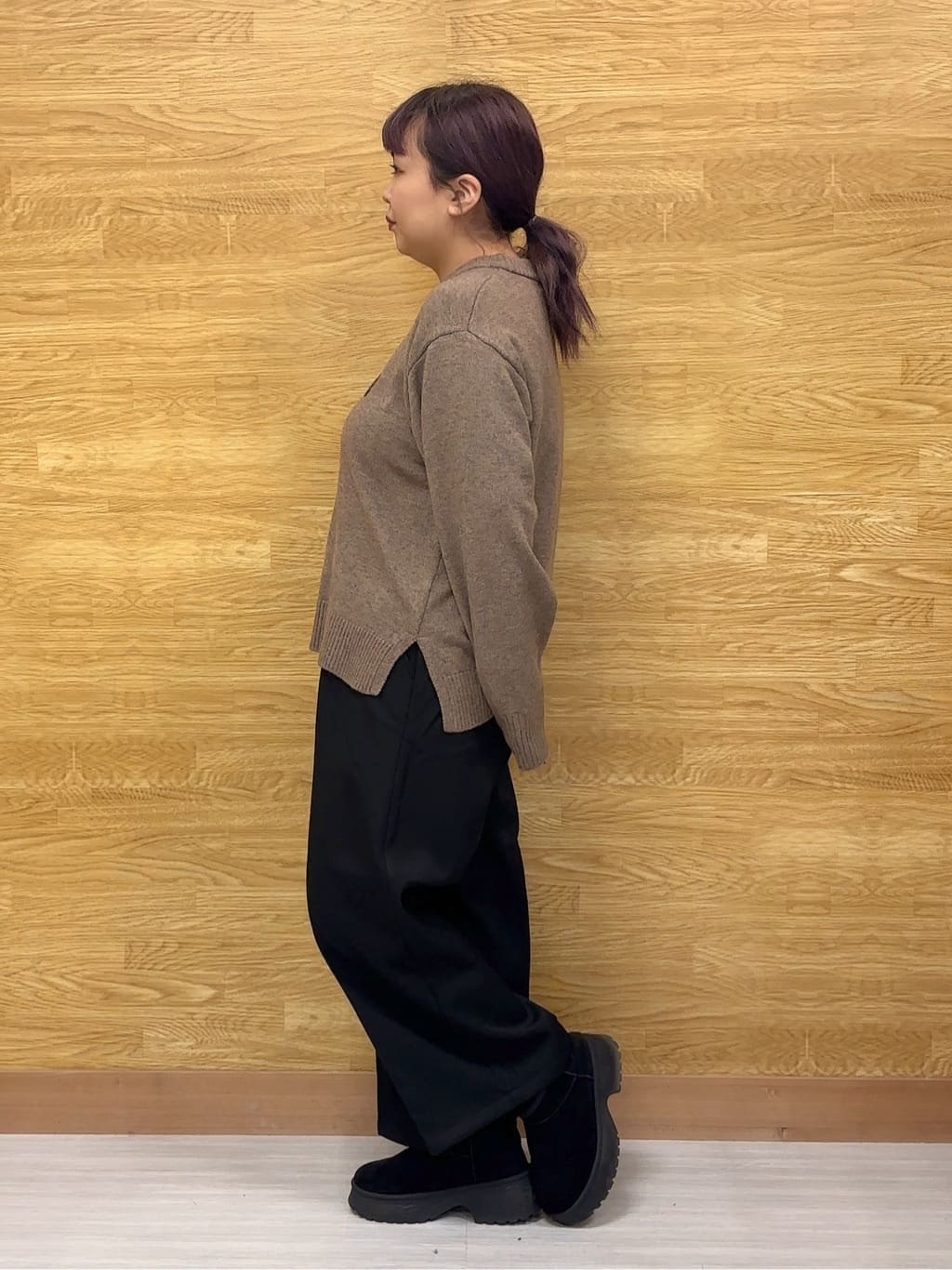 ぁむさんの「SHOO･LA･RUE｜【S-LL/洗濯機可】ふわふわがやみつきになる柔らかさ スウェットライクロゴニット」を使ったコーディネート