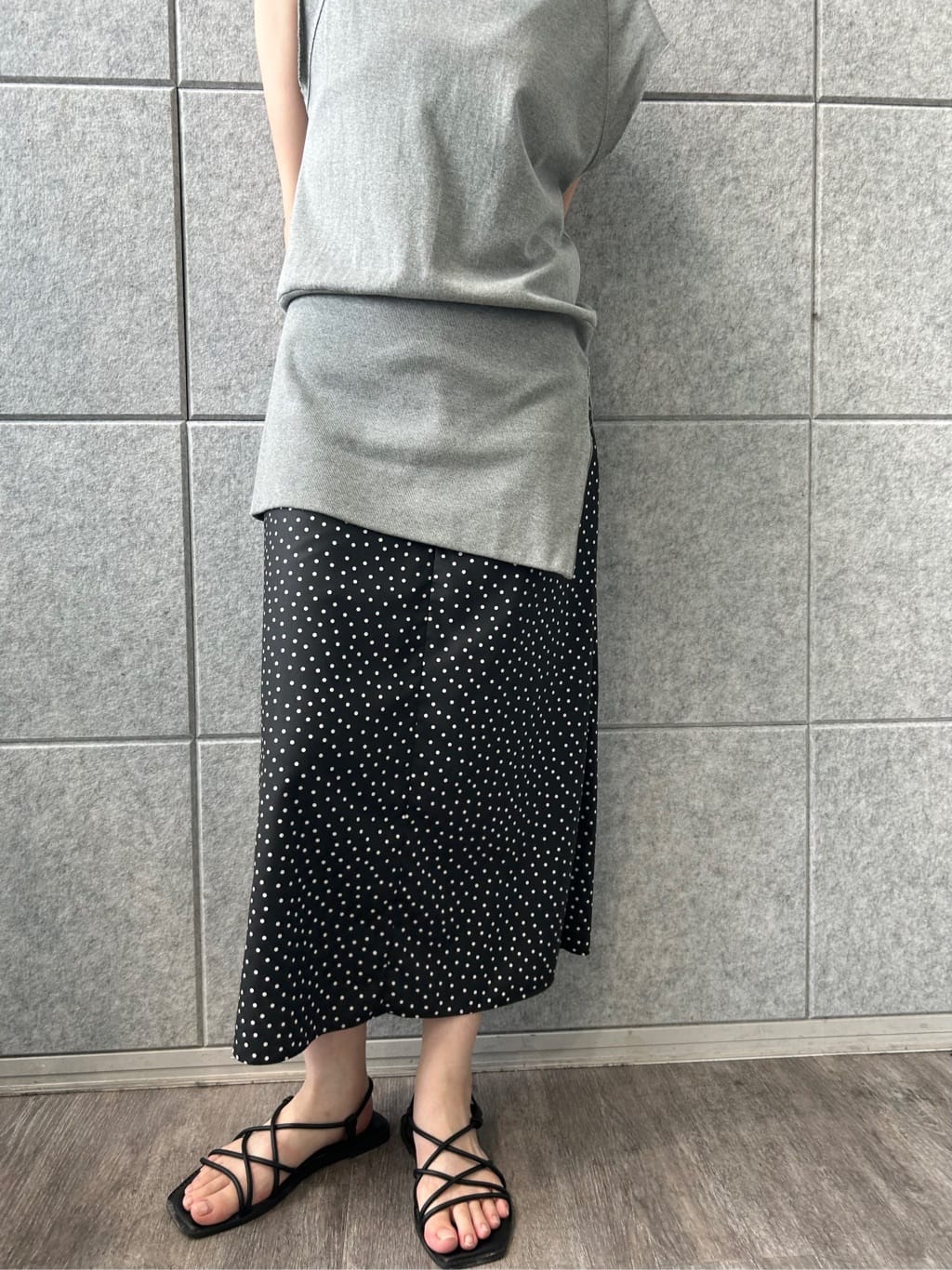 honoka Aさんの「CODE A｜off－shoulder sleeveless tops」を使ったコーディネート