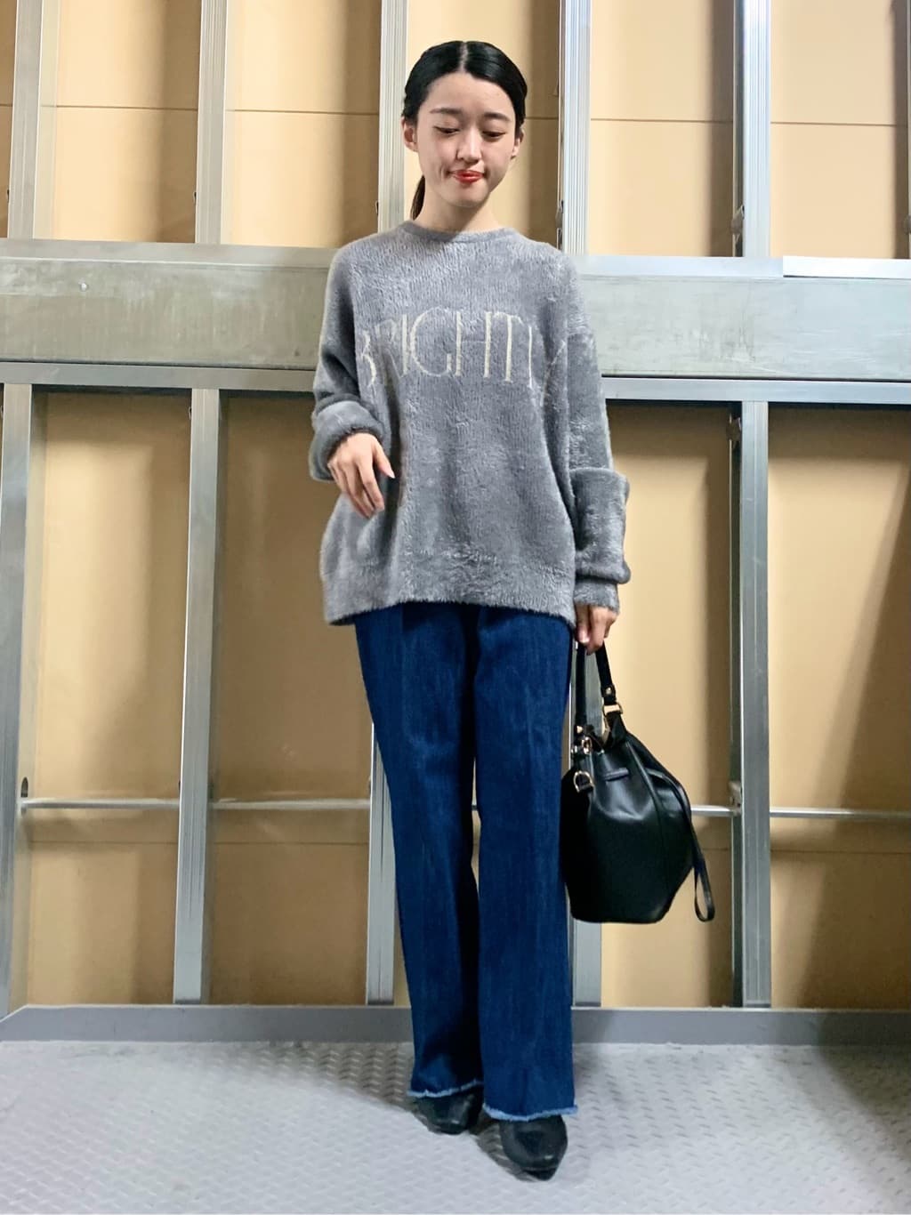 sahoさんの「THE SHOP TK｜ベルベットフェザー ロゴニットプルオーバー」を使ったコーディネート