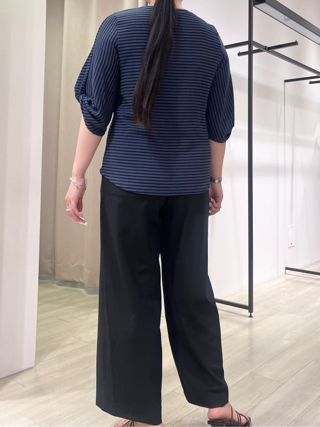 hasuさんの「INDIVI｜【UVケア／吸汗速乾】凹凸素材ねじり袖トップス」を使ったコーディネート
