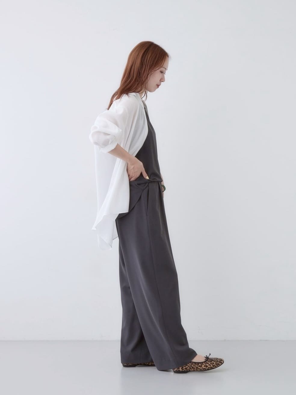mitsukiさんの「INDIVI｜【UVケア／SETUP可能】エアリージョーゼット ワイドパンツ」を使ったコーディネート