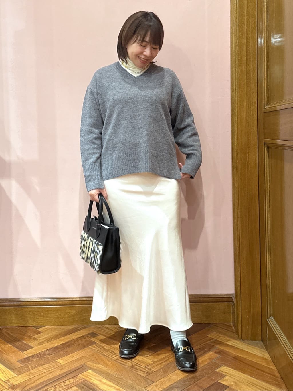 komatsuさんの「DRESSTERIOR｜アルパカブレンドVネックニット」を使ったコーディネート